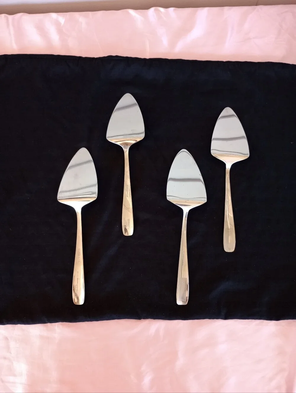 Cambridge Silversmiths Pie Server set of 4